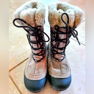 Columbia Slopeside Snow Boots, Light Purple/Gray Suede, Size 8